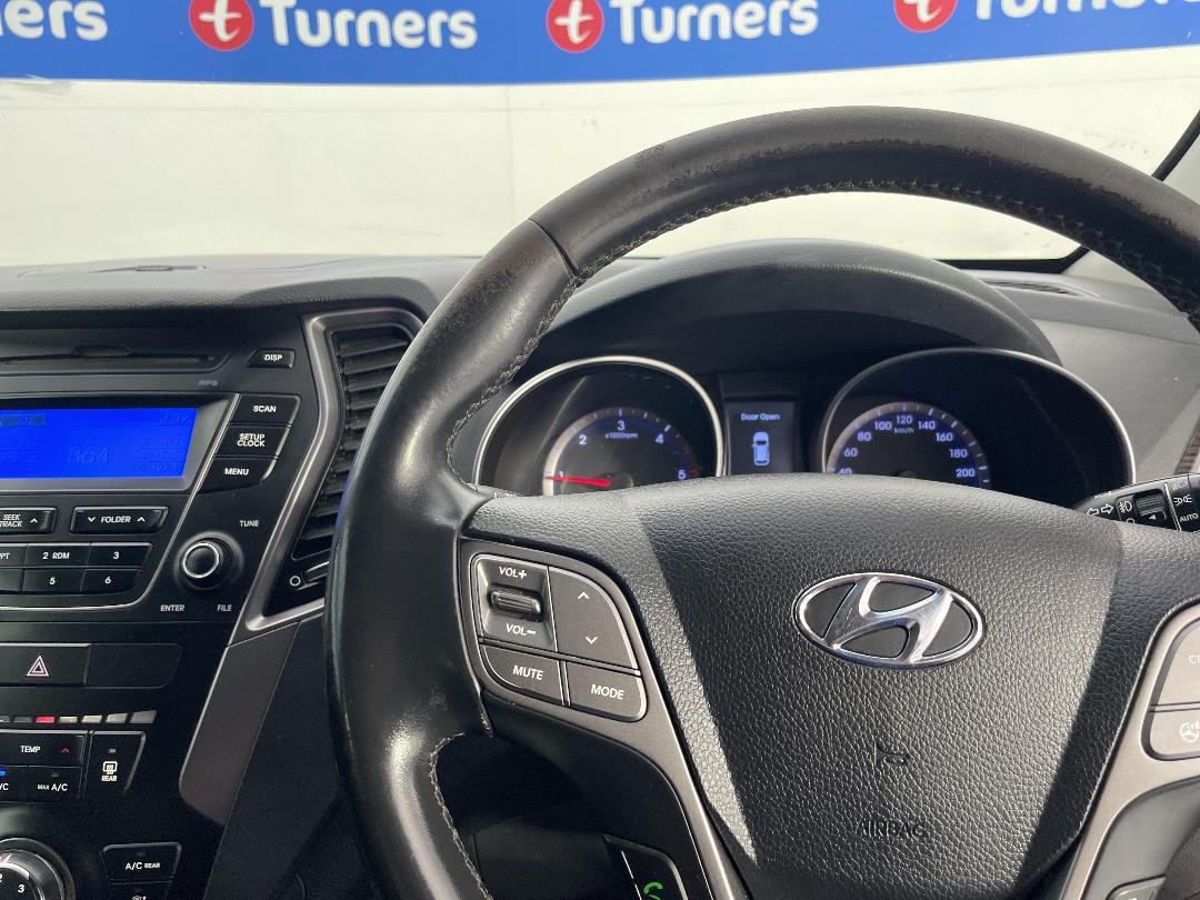 Photo '17' of Hyundai Santa FE