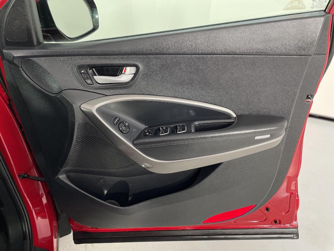 Photo '15' of Hyundai Santa FE