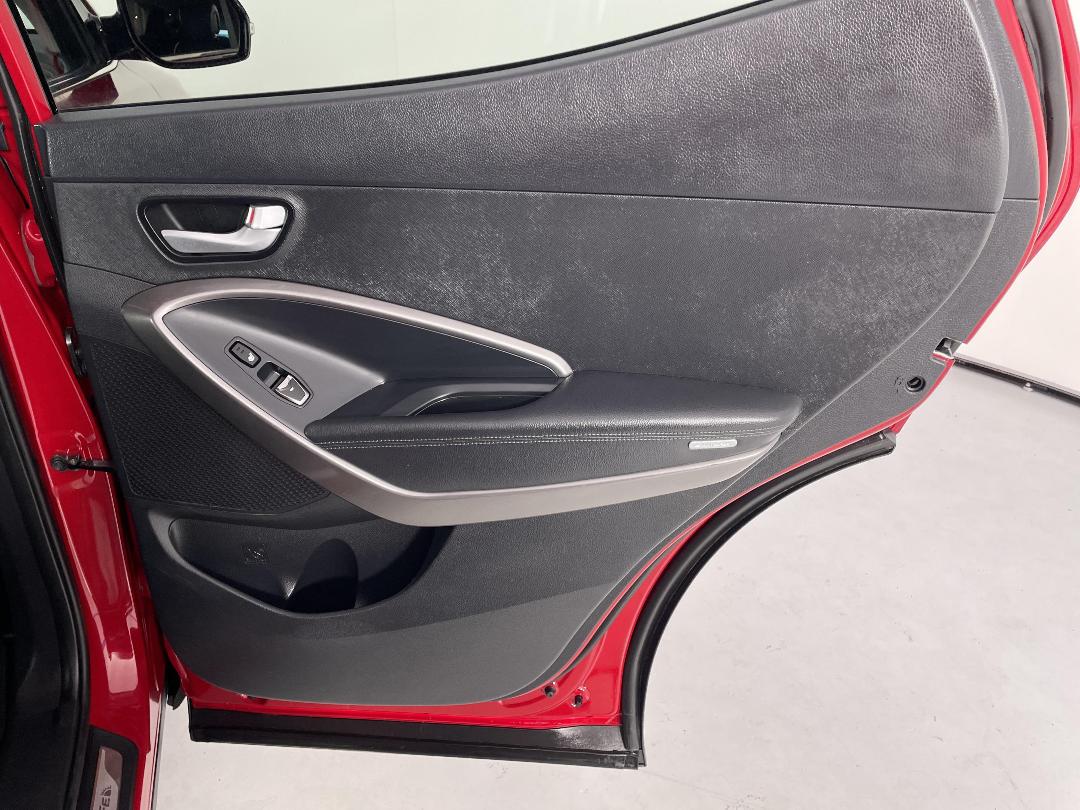 Photo '19' of Hyundai Santa FE