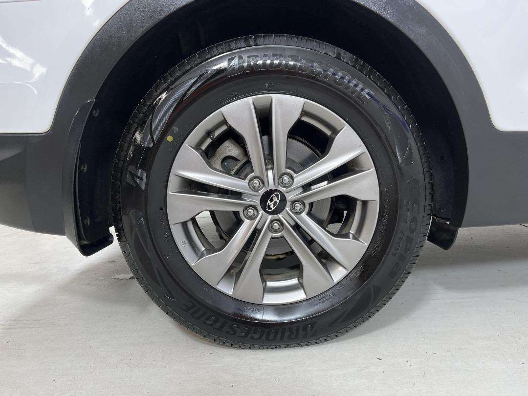 Photo '12' of Hyundai Santa FE