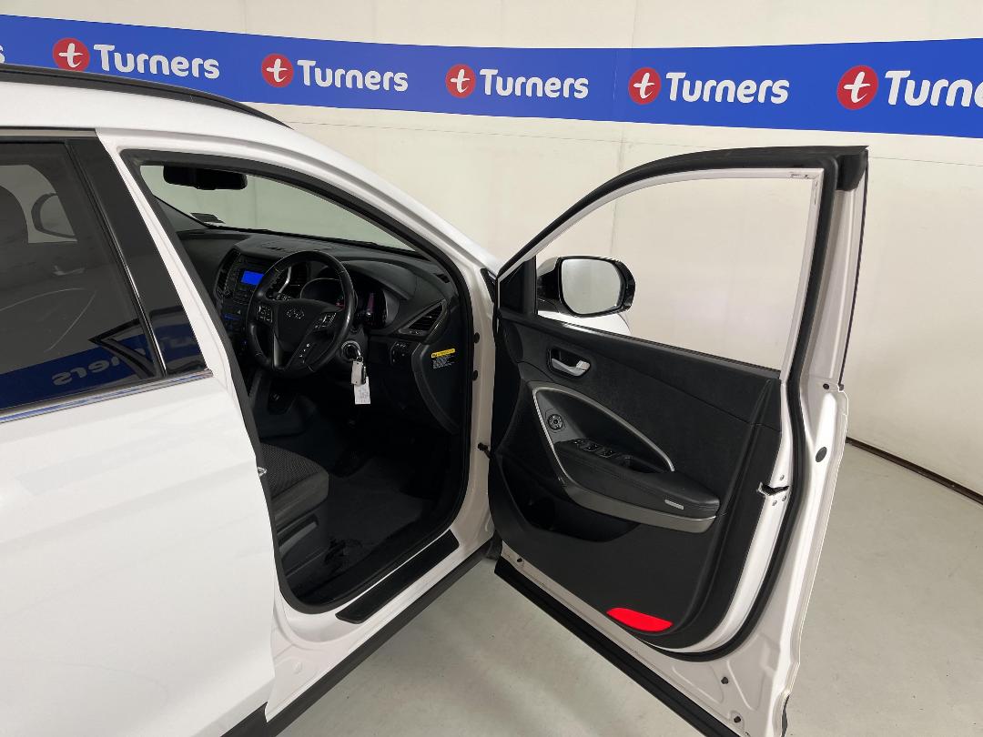 Photo '15' of Hyundai Santa FE