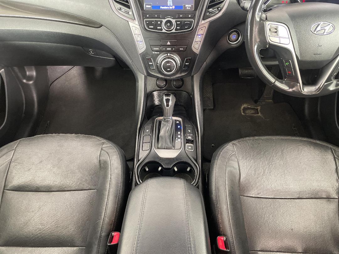 Photo '18' of Hyundai Santa FE