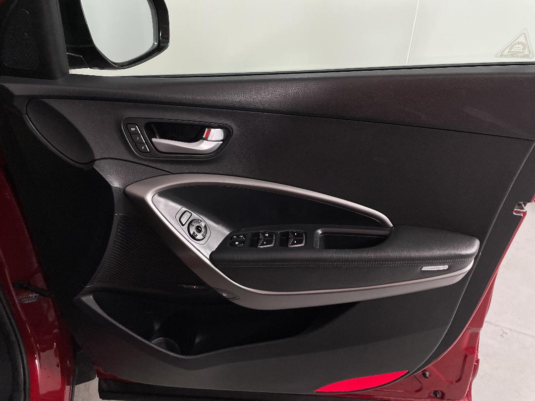 Photo '15' of Hyundai Santa FE