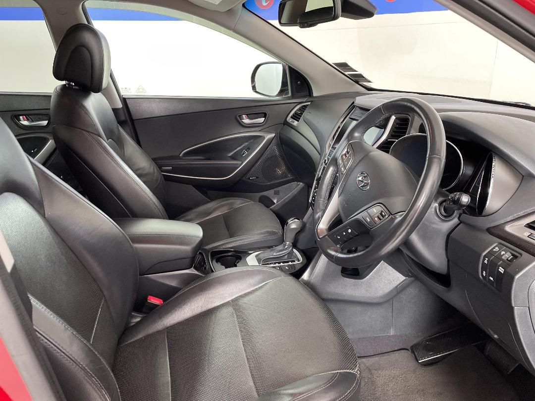 Photo '16' of Hyundai Santa FE