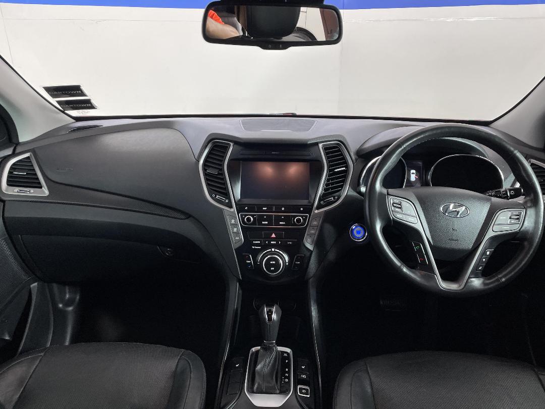 Photo '17' of Hyundai Santa FE