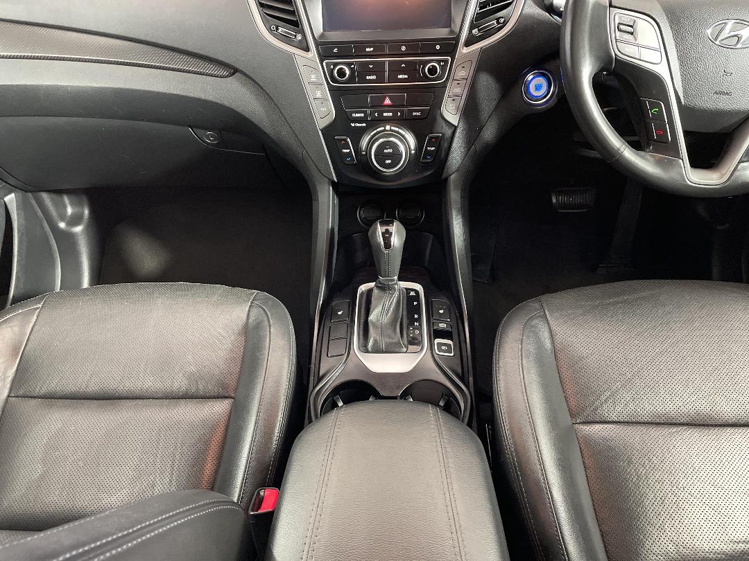 Photo '18' of Hyundai Santa FE