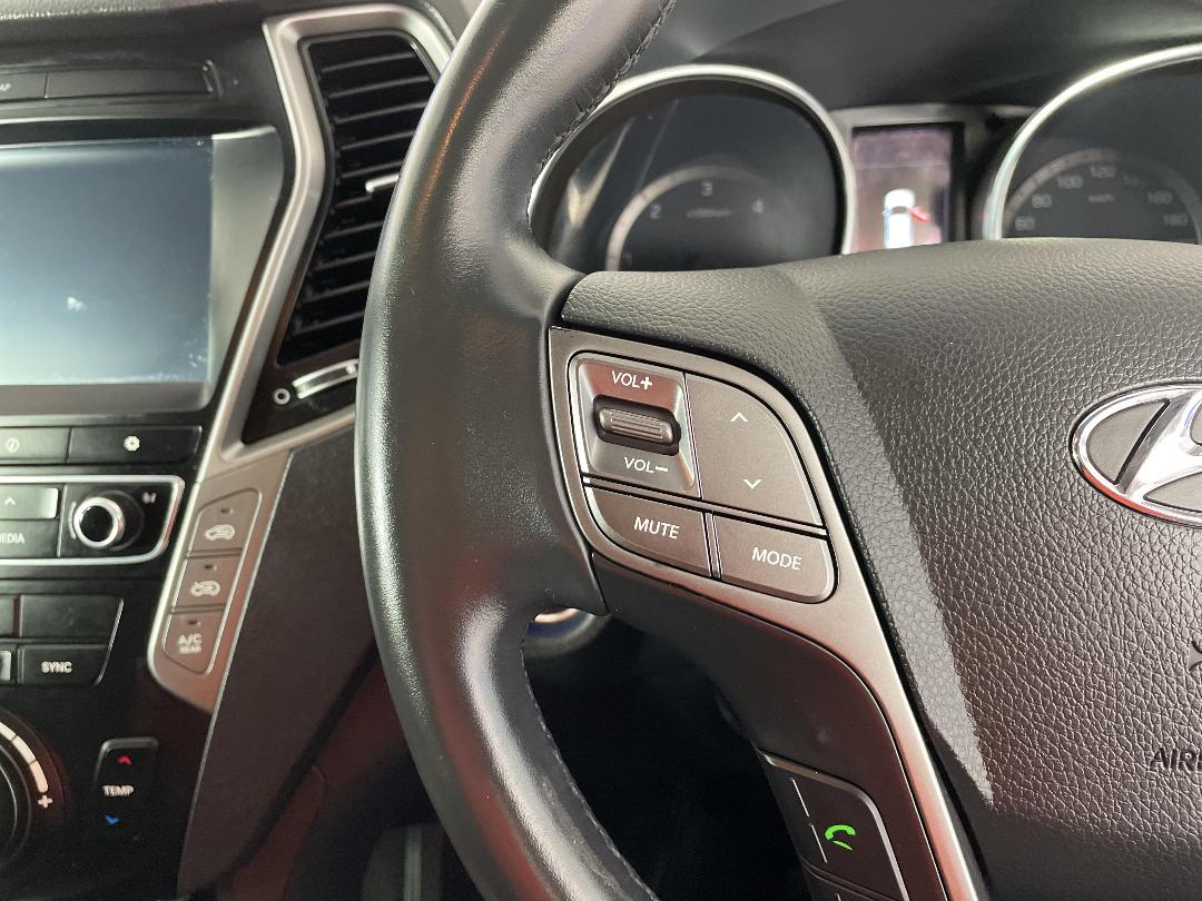 Photo '29' of Hyundai Santa FE