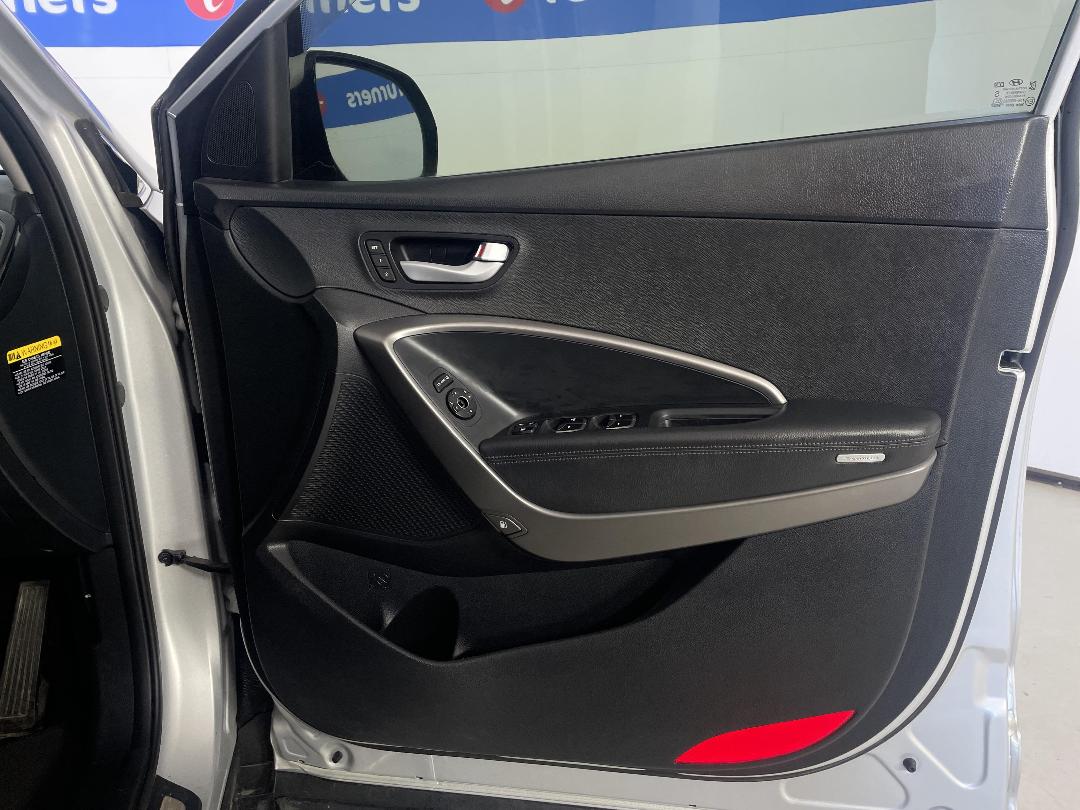 Photo '15' of Hyundai Santa FE