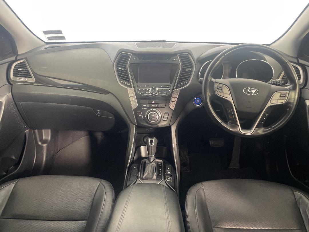 Photo '17' of Hyundai Santa FE