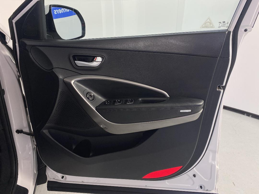 Photo '15' of Hyundai Santa FE