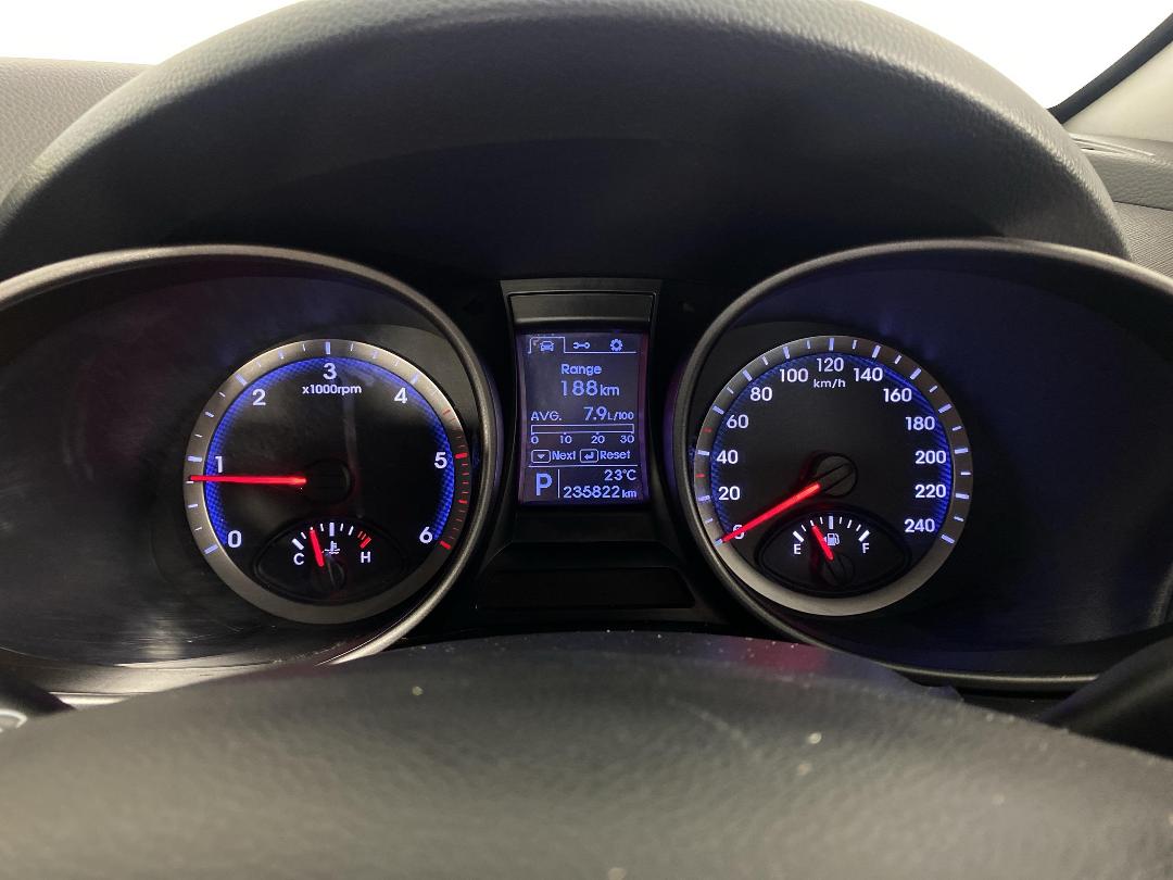 Photo '21' of Hyundai Santa FE