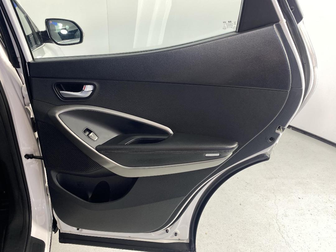 Photo '19' of Hyundai Santa FE