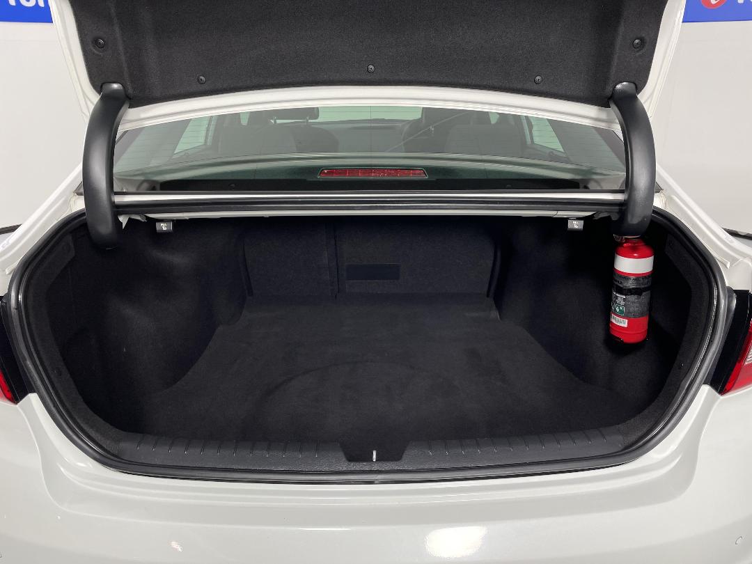 Photo '14' of Hyundai Sonata Photo '14' of Hyundai Sonata