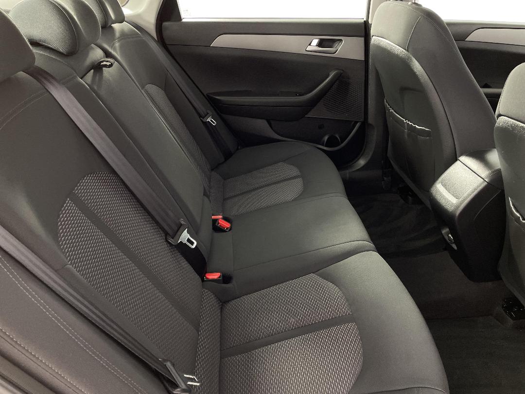 Photo '20' of Hyundai Sonata Photo '20' of Hyundai Sonata