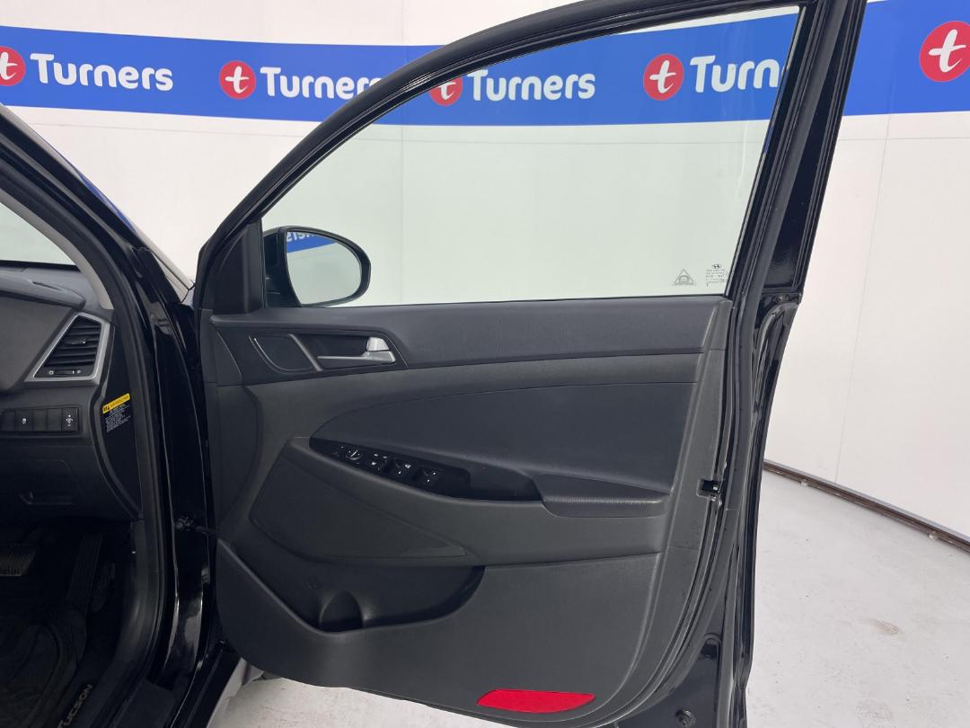 Photo '15' of Hyundai Tucson Photo '15' of Hyundai Tucson