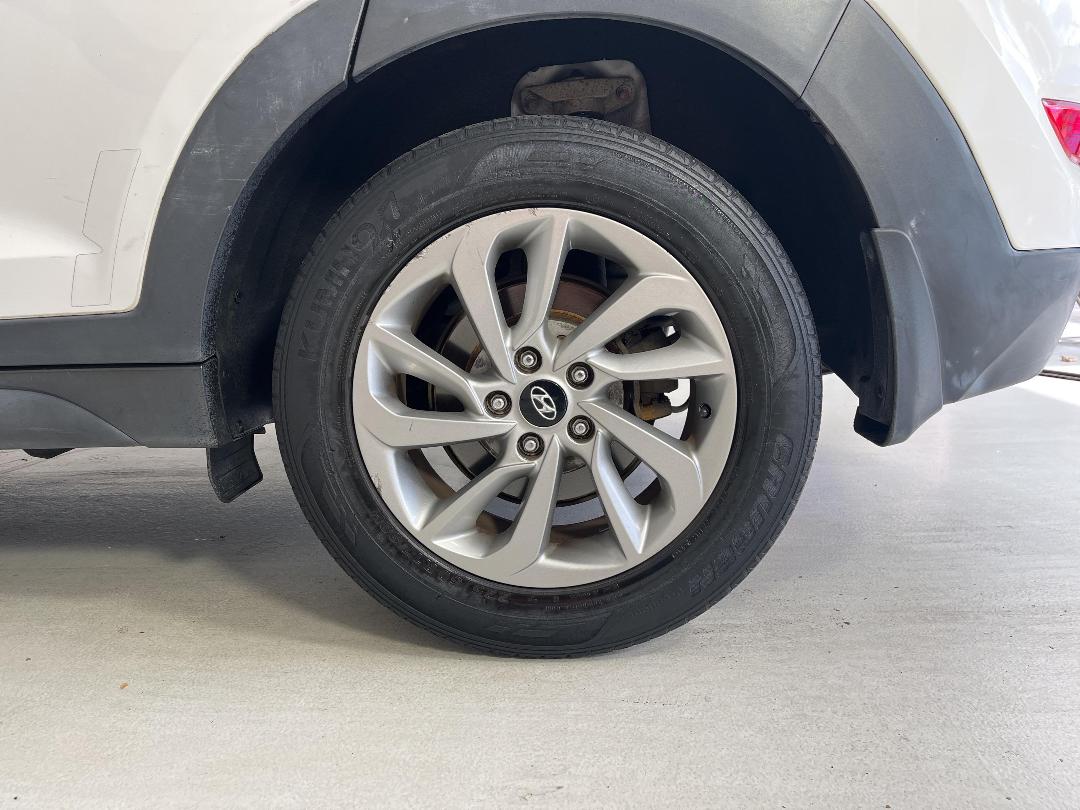 Photo '11' of Hyundai Tucson Photo '11' of Hyundai Tucson