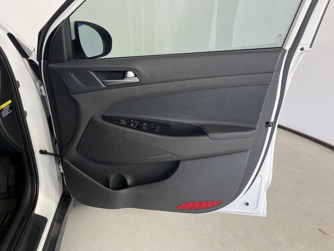 Photo '15' of Hyundai Tucson Photo '15' of Hyundai Tucson