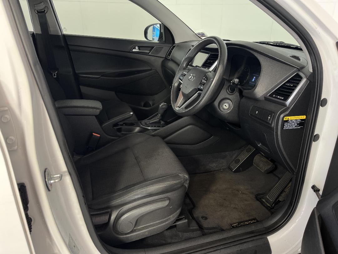 Photo '16' of Hyundai Tucson Photo '16' of Hyundai Tucson