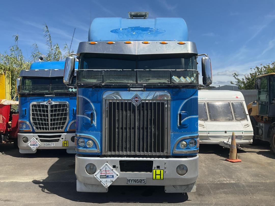 Photo '5' of International 9800I NAV479 Curtainsider