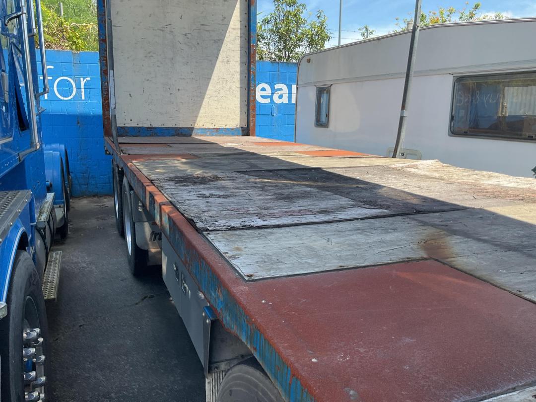 Photo '16' of International 9800I NAV479 Curtainsider