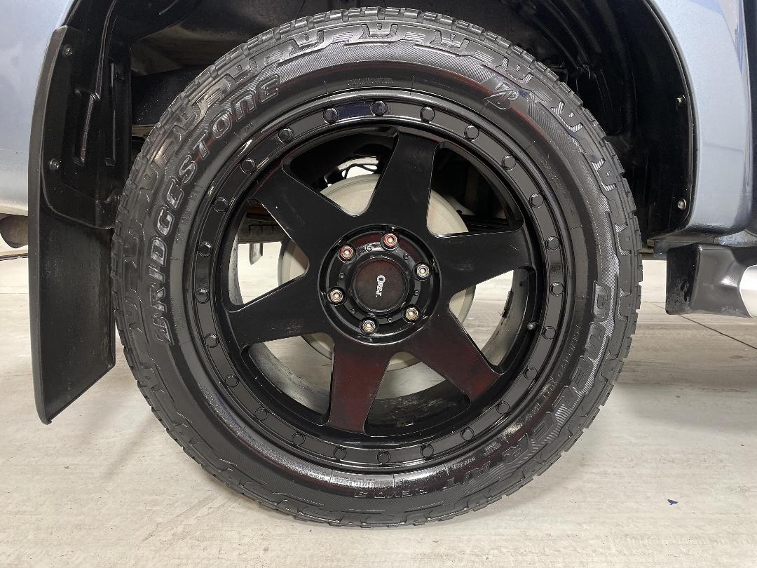 Photo '12' of Isuzu D-MAX