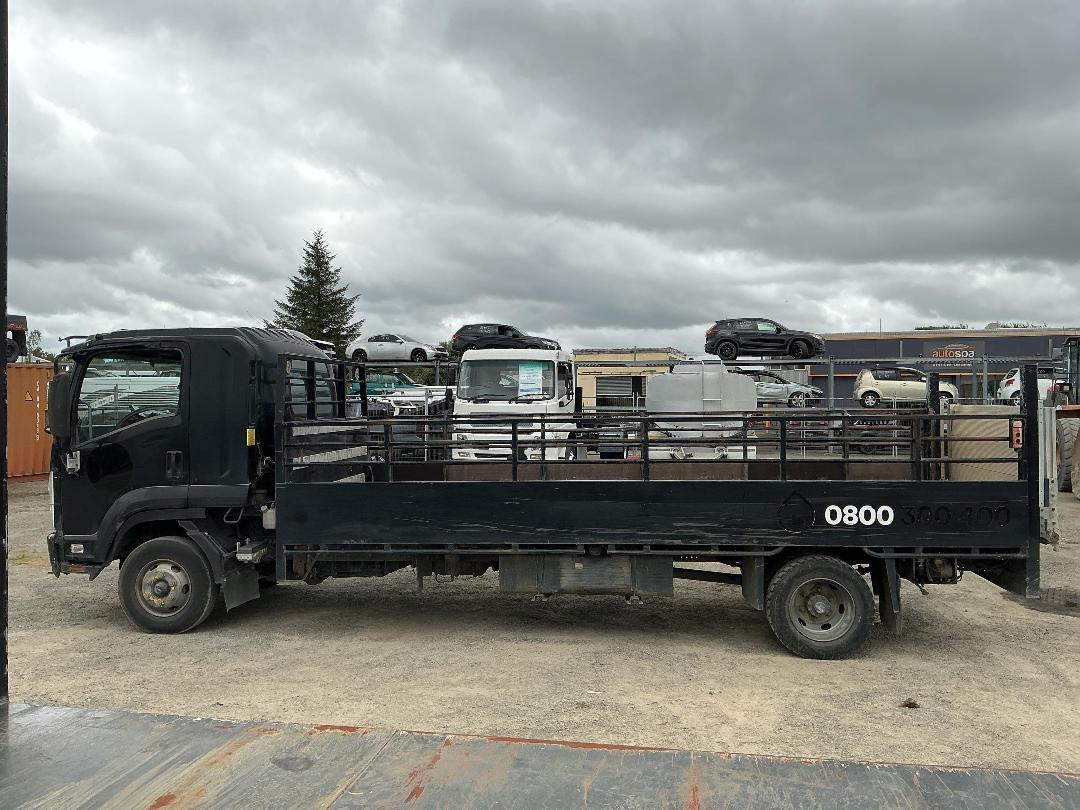 Photo '9' of Isuzu F Series FRR600 Gas Bottle Truck Photo '9' of Isuzu F Series FRR600 Gas Bottle Truck