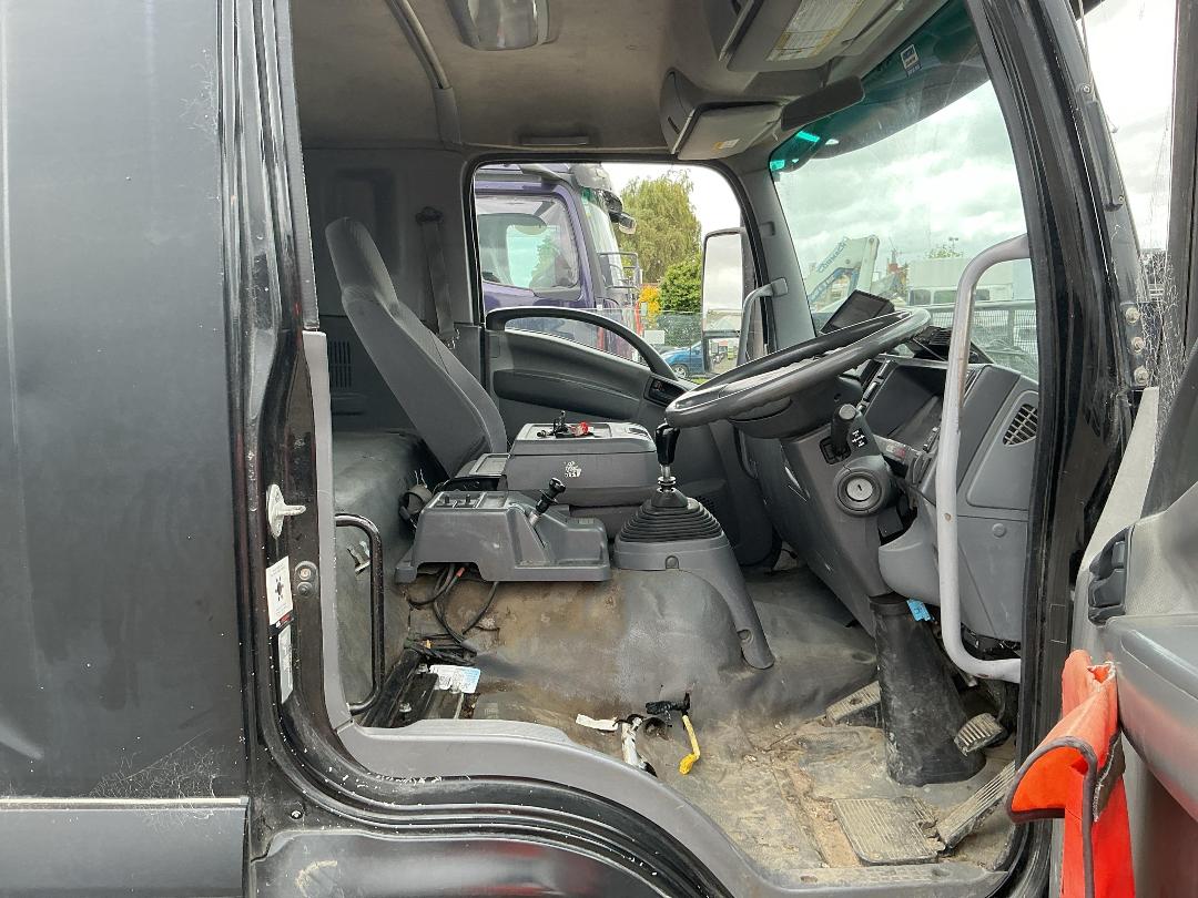 Photo '12' of Isuzu F Series FRR600 Gas Bottle Truck Photo '12' of Isuzu F Series FRR600 Gas Bottle Truck