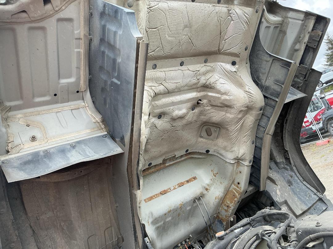 Photo '23' of Isuzu F Series FRR600 Gas Bottle Truck Photo '23' of Isuzu F Series FRR600 Gas Bottle Truck