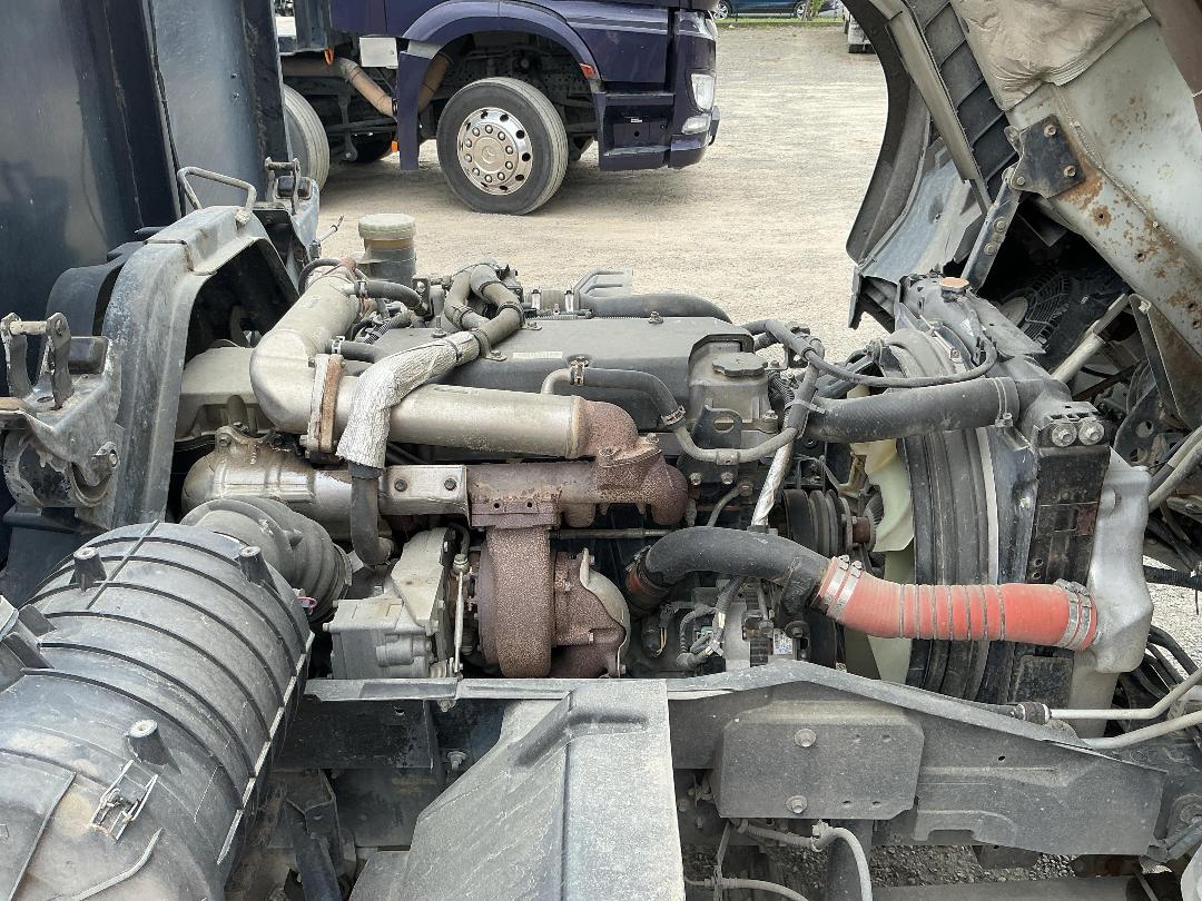 Photo '16' of Isuzu F Series FRR600 Gas Bottle Truck Photo '16' of Isuzu F Series FRR600 Gas Bottle Truck