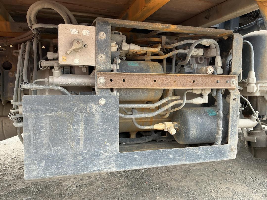 Photo '29' of Isuzu F Series FRR600 Gas Bottle Truck Photo '29' of Isuzu F Series FRR600 Gas Bottle Truck