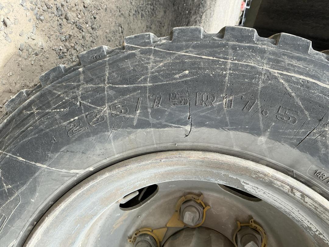 Photo '34' of Isuzu F Series FRR600 Gas Bottle Truck Photo '34' of Isuzu F Series FRR600 Gas Bottle Truck