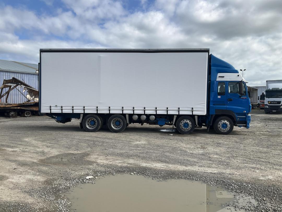 Photo '3' of Isuzu Giga CYJ530 Curtainsider Photo '3' of Isuzu Giga CYJ530 Curtainsider
