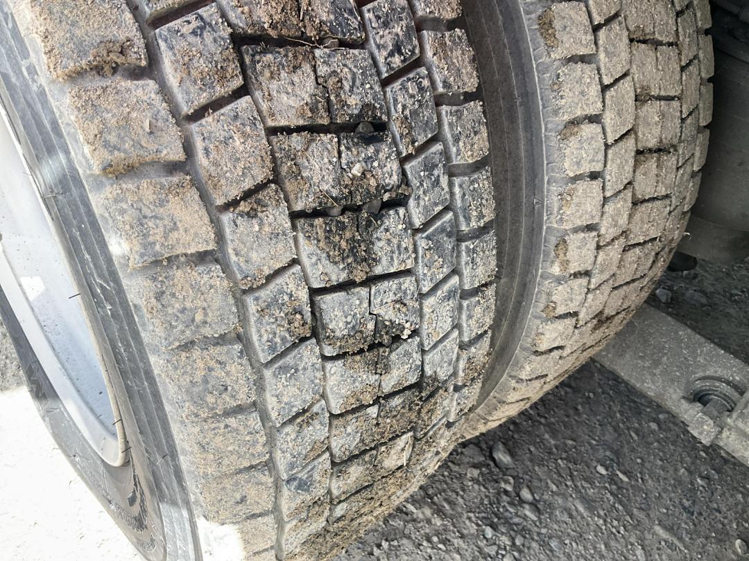 Photo '38' of Isuzu Giga CYJ530 Curtainsider Photo '38' of Isuzu Giga CYJ530 Curtainsider