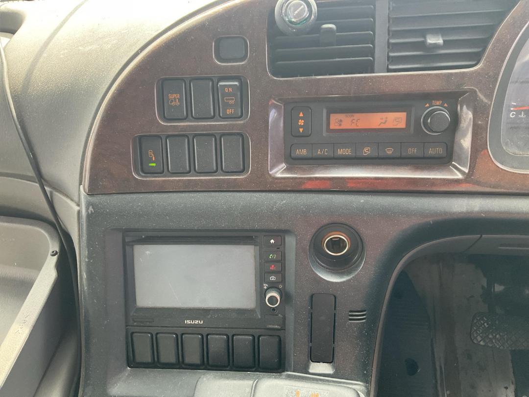 Photo '28' of Isuzu Giga CYJ530 Curtainsider Photo '28' of Isuzu Giga CYJ530 Curtainsider