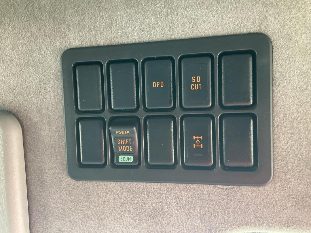 Photo '30' of Isuzu Giga CYJ530 Curtainsider Photo '30' of Isuzu Giga CYJ530 Curtainsider