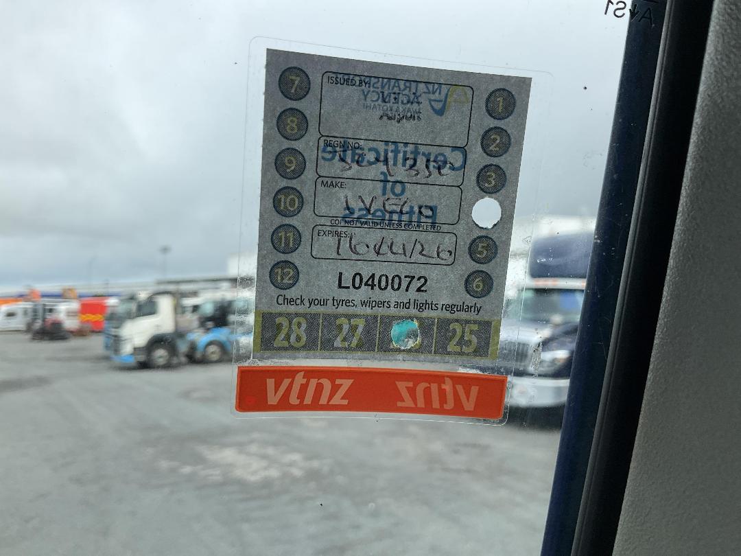 Photo '35' of Iveco Stralis ATI 460 Tractor Unit Photo '35' of Iveco Stralis ATI 460 Tractor Unit