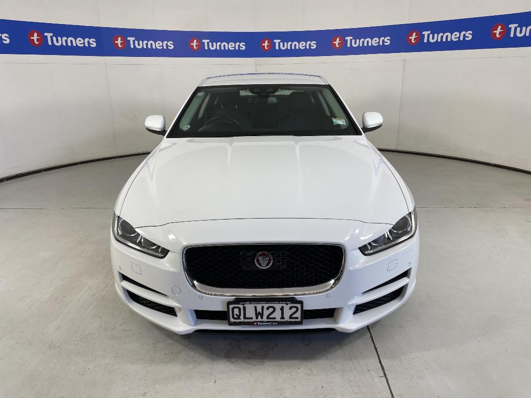 Photo '2' of Jaguar XE