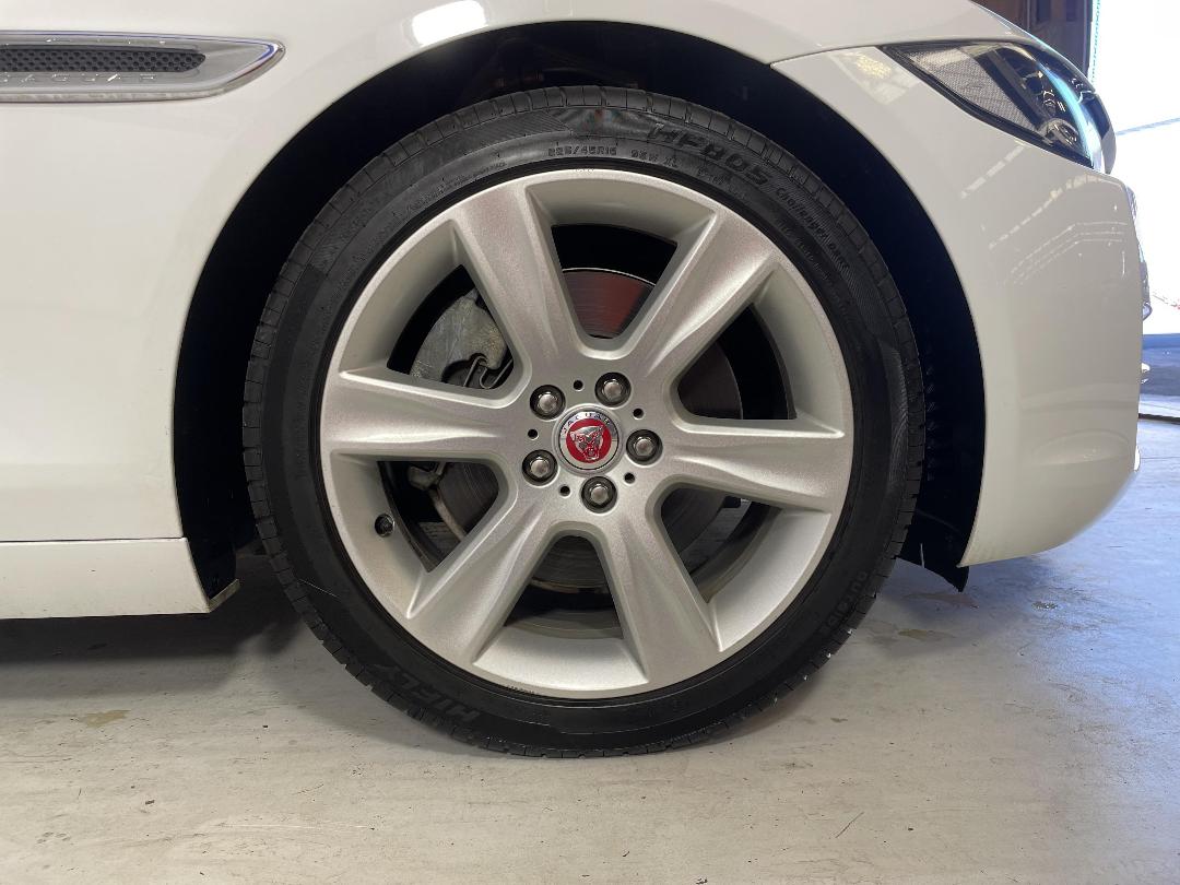 Photo '9' of Jaguar XE