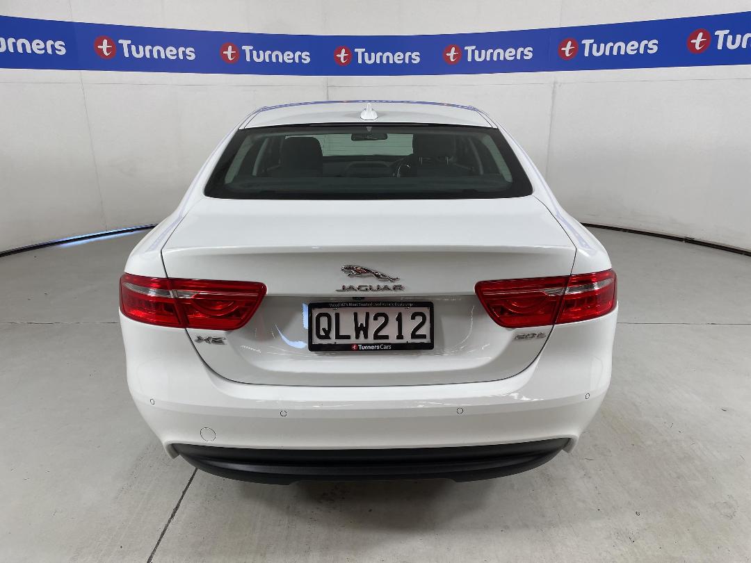 Photo '6' of Jaguar XE