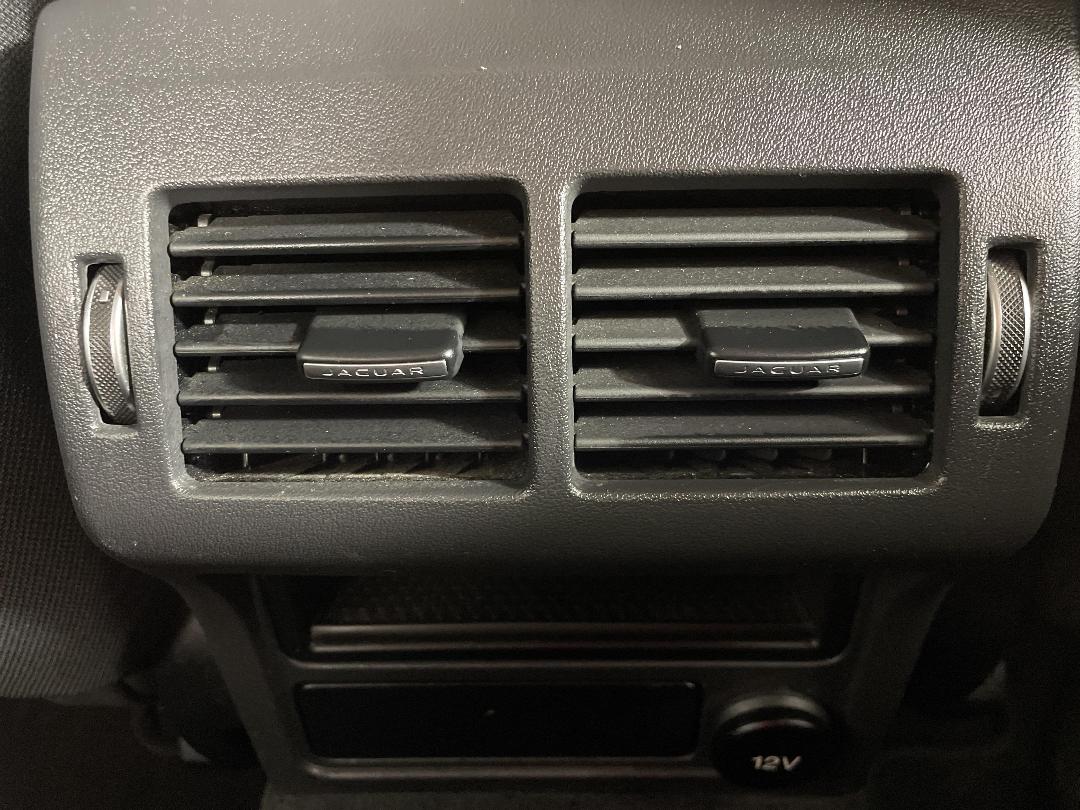 Photo '24' of Jaguar XE