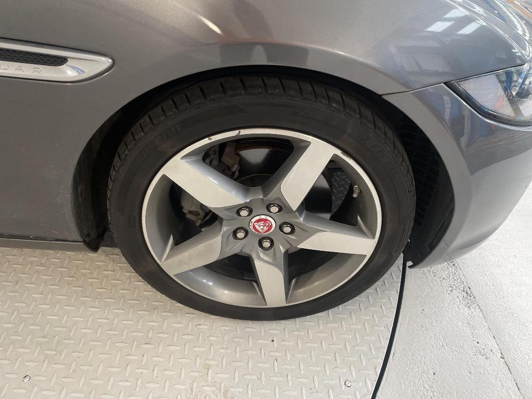 Photo '9' of Jaguar XE