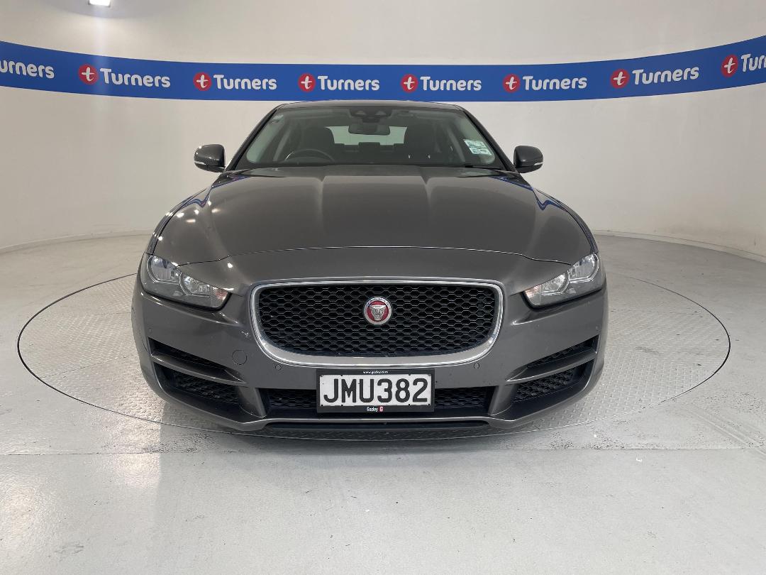 Photo '2' of Jaguar XE