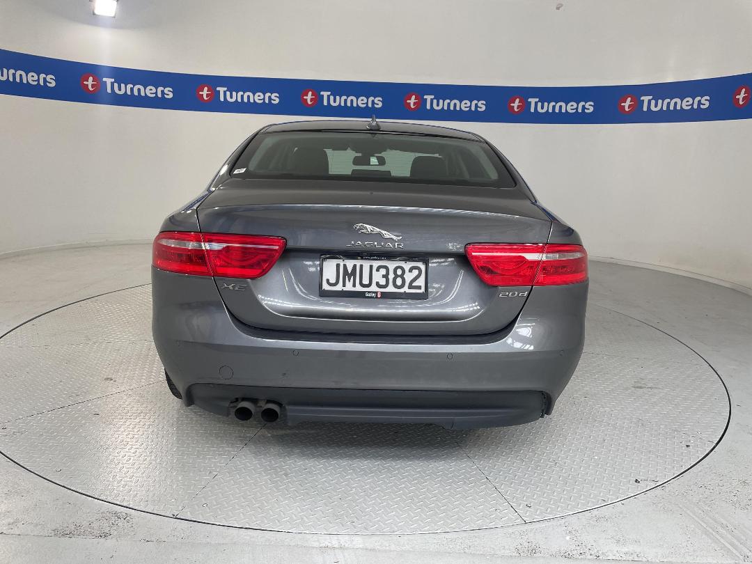 Photo '6' of Jaguar XE