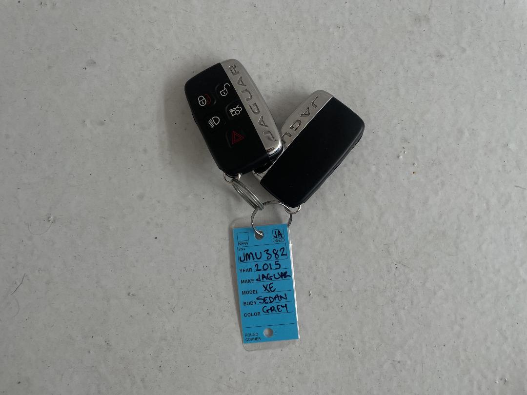 Photo '22' of Jaguar XE