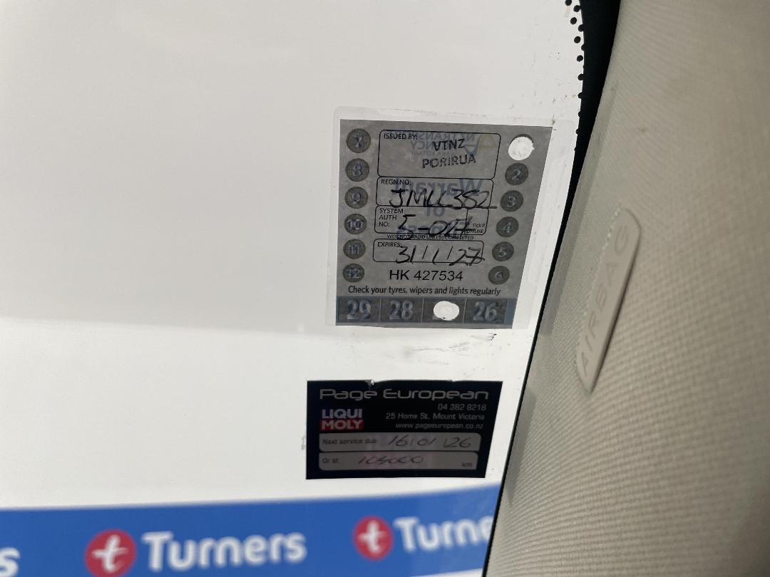 Photo '34' of Jaguar XE