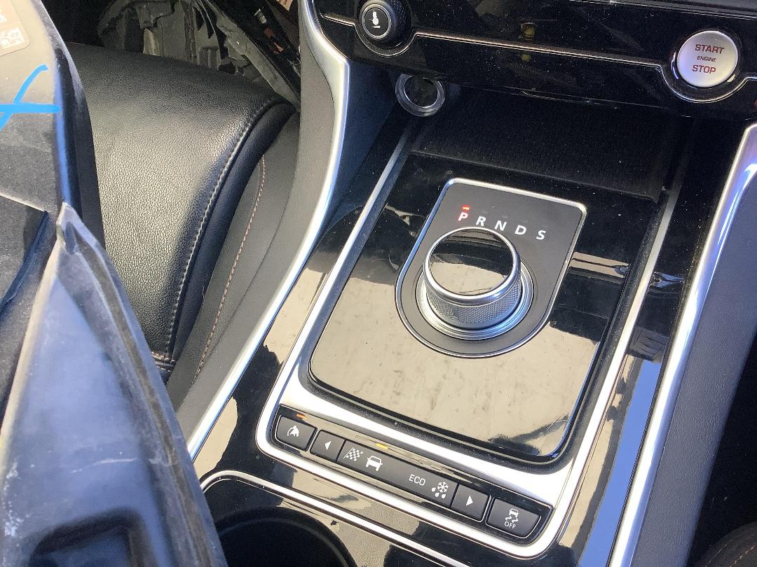 Photo '15' of Jaguar XE