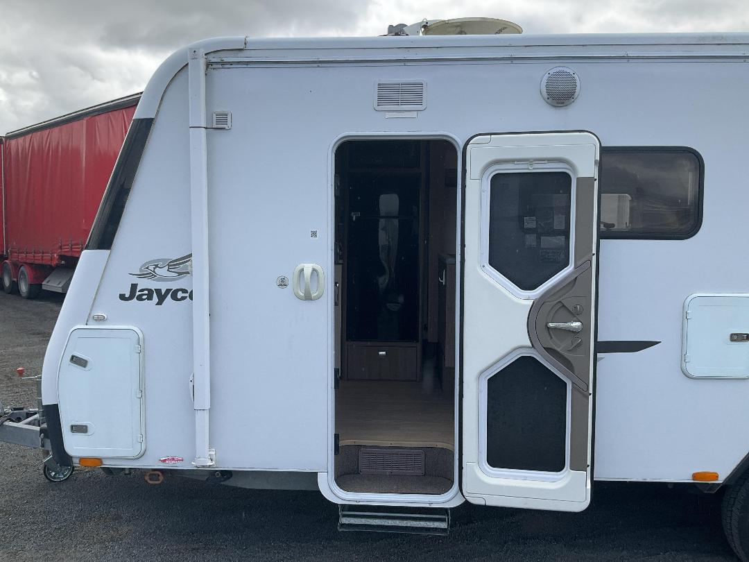 Photo '9' of JAYCO SILVERLINE 25.78-5 Caravan - Tandem Photo '9' of JAYCO SILVERLINE 25.78-5 Caravan - Tandem