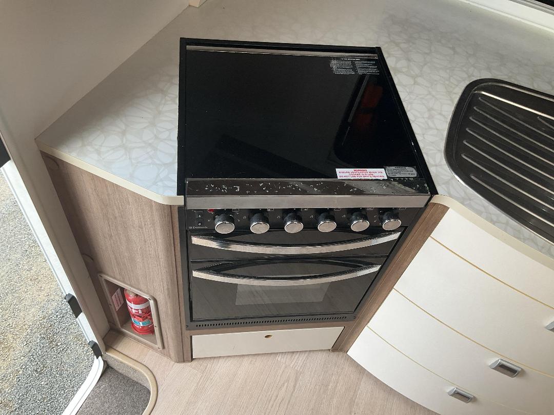 Photo '12' of JAYCO SILVERLINE 25.78-5 Caravan - Tandem Photo '12' of JAYCO SILVERLINE 25.78-5 Caravan - Tandem