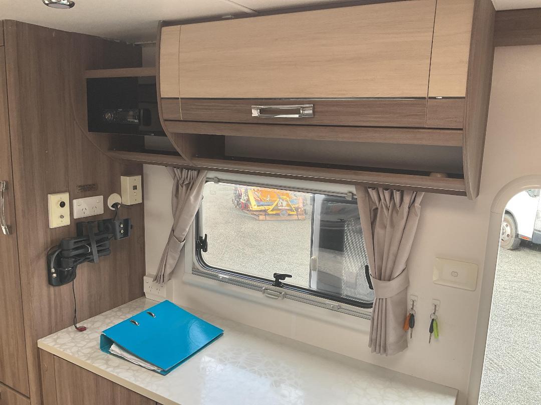 Photo '13' of JAYCO SILVERLINE 25.78-5 Caravan - Tandem Photo '13' of JAYCO SILVERLINE 25.78-5 Caravan - Tandem