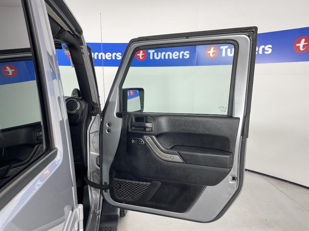 Photo '15' of Jeep Wrangler Photo '15' of Jeep Wrangler